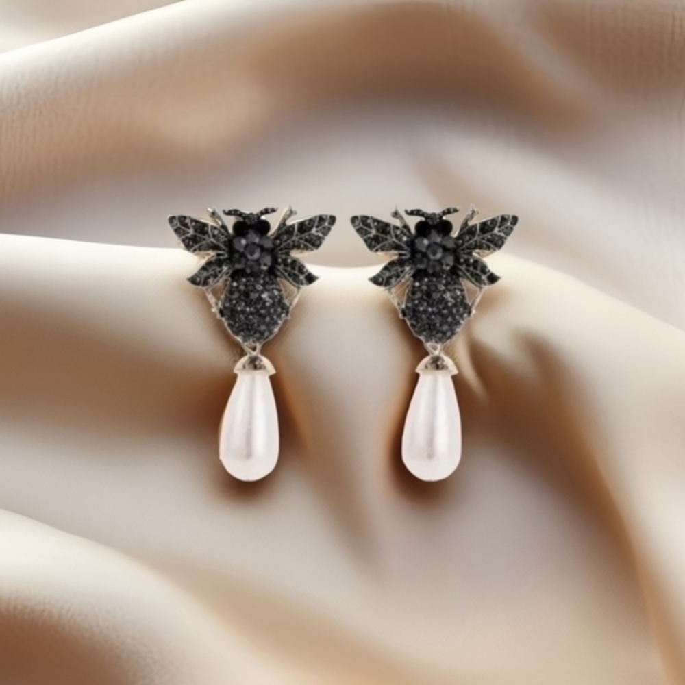 BETSEY JOHNSON BUG PEARL DROP EARRINGS - Picture 2 of 2